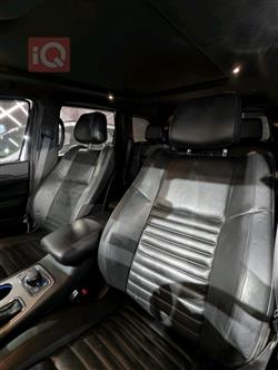 جیپ گراند شیرۆکی